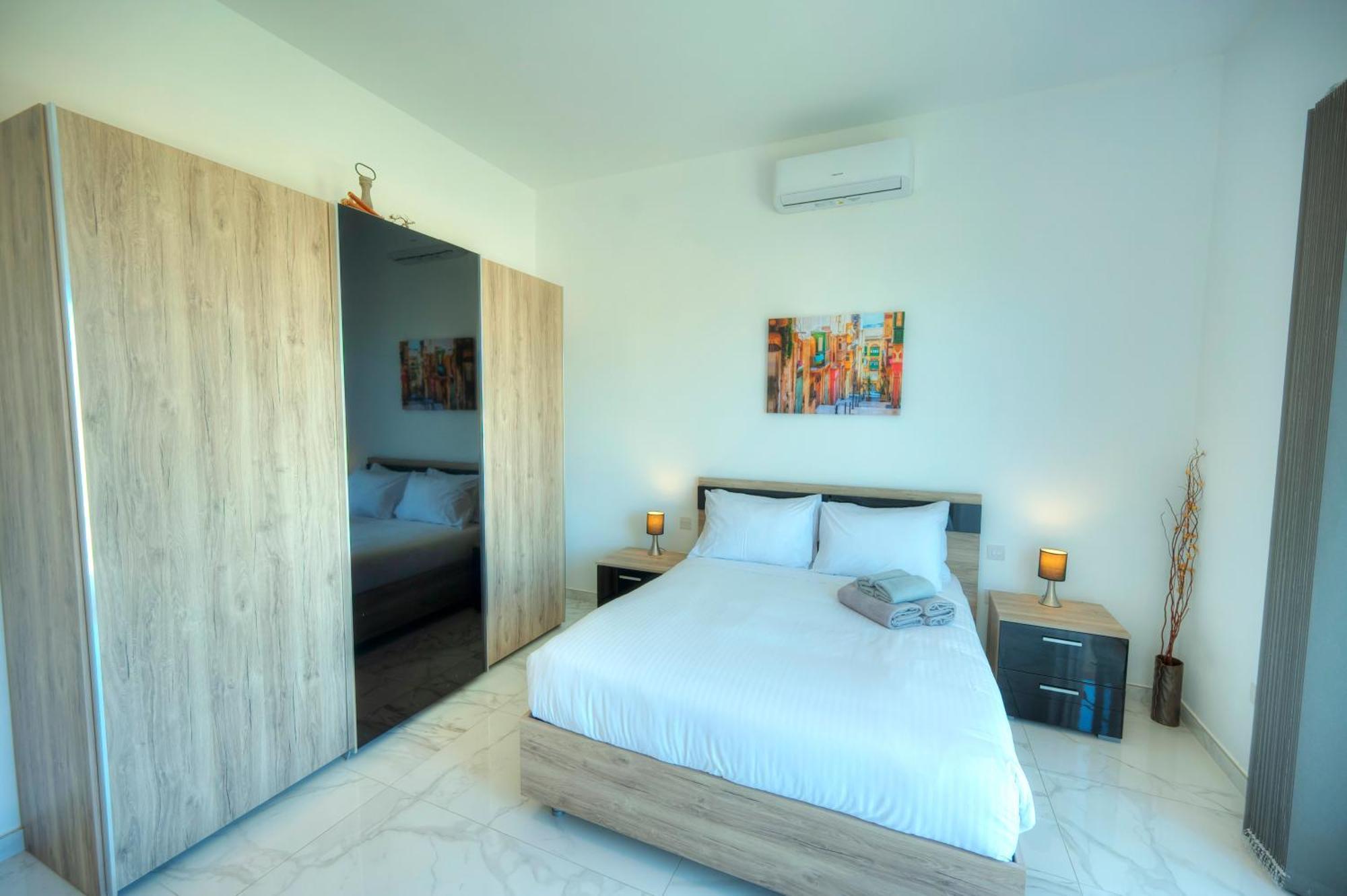 Apartment Luxurious Penthouse With 2 Large Terraces Dger1-1 Saint Julian's