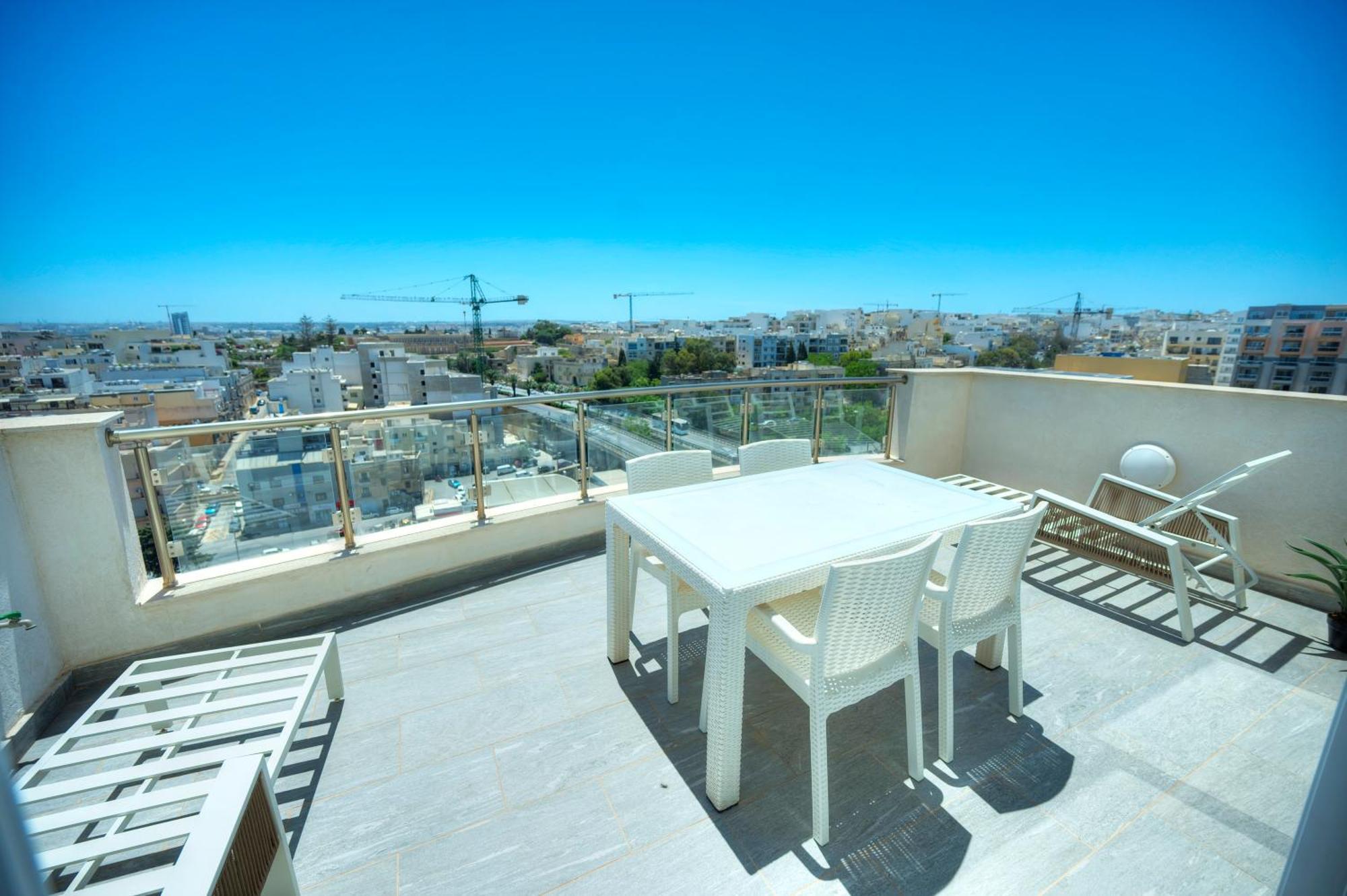 Apartment Luxurious Penthouse With 2 Large Terraces Dger1-1 Saint Julian's