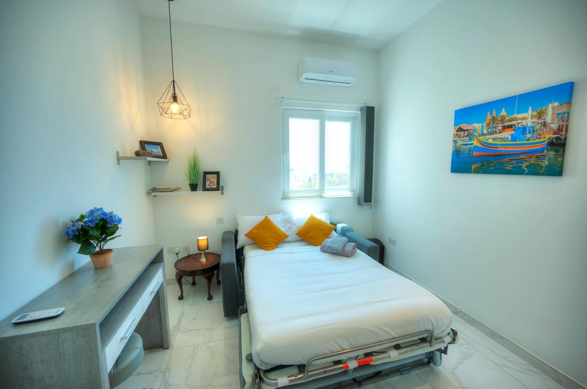 Luxurious Penthouse With 2 Large Terraces Dger1-1 Apartment *
